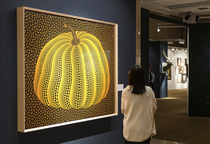 蘇富比香港秋拍台北預展　奈良美智、草間彌生作品亮相
