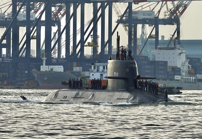 海鯤號第16次潛航測試　專家：10月交艦可能性增